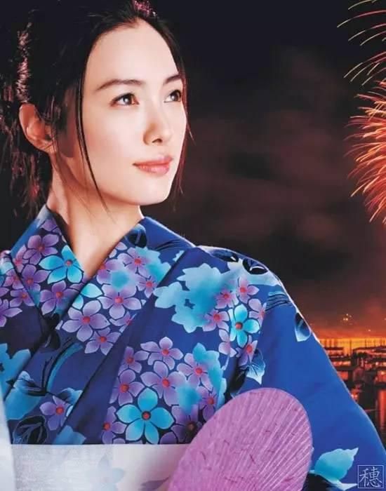 演出而是实际
